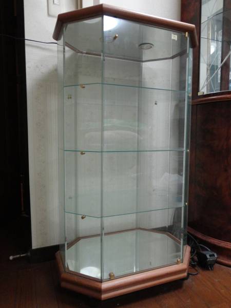 ガラスの飾り棚！_2