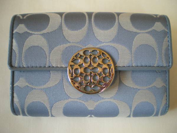 Coach アレックス シグ 三つ折り財布 プールブルー 女性用財布 売買されたオークション情報 Yahooの商品情報をアーカイブ公開 オークファン Aucfan Com