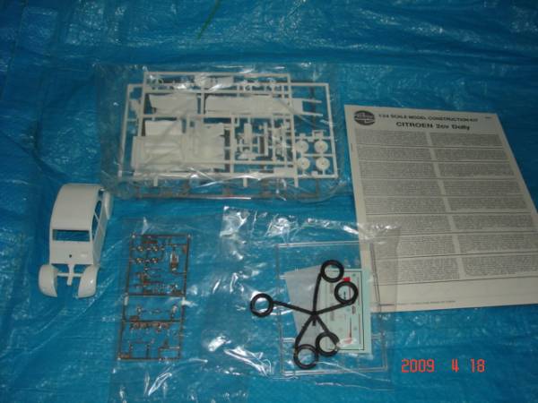 シトロエン　２CV DOLLY AIRFIX 1/24　 100円_2