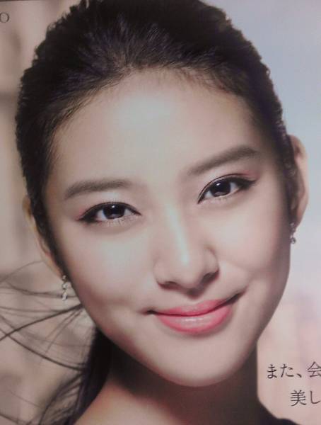 最新 武井咲 マキアージュb１サイズポスター た行 売買されたオークション情報 Yahooの商品情報をアーカイブ公開 オークファン Aucfan Com