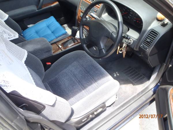 必見！！希少Y-33セドリック４WD紺色_3