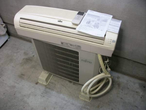 美品 3シーズン使用のみ FUJITSU 富士通 冷暖房エアコン AS223BK(12畳 