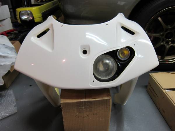 希少!!RVF400（NC35）HEARDY（ハーディ）アッパーカウル中古(フロント