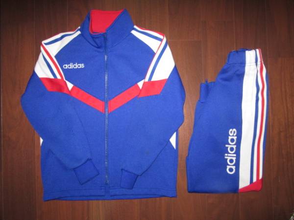 アディダスかっこいいジャージセットアップ １３０ ｕｓｅｄ 130 125 134cm 売買されたオークション情報 Yahooの商品情報をアーカイブ公開 オークファン Aucfan Com