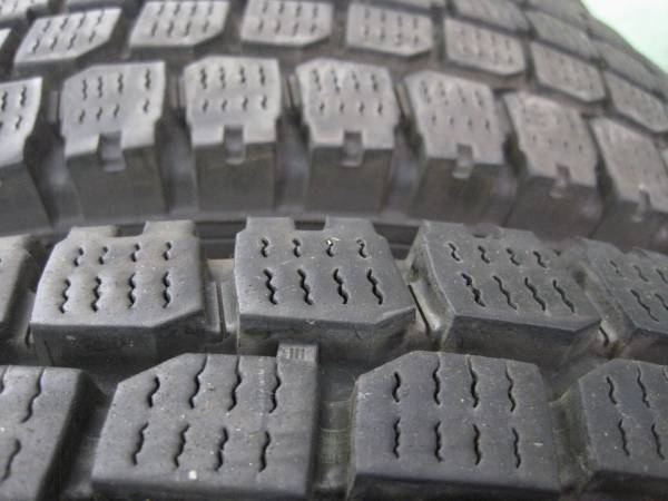 ■バリ山スタッドレスハイエース200系4本195/80R15純正スチール_3