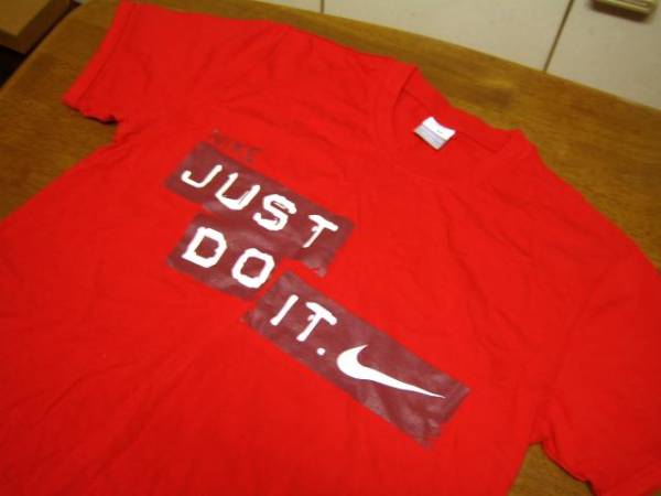 Nikeナイキ手書き風ロゴがオシャレな赤のtシャツm L 文字 ロゴ 売買されたオークション情報 Yahooの商品情報をアーカイブ公開 オークファン Aucfan Com
