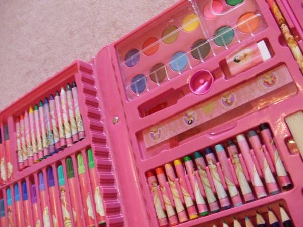 ディズニープリンセス お絵かきセット 絵の具 クレヨン 色鉛筆 おもちゃ ゲーム 売買されたオークション情報 Yahooの商品情報をアーカイブ公開 オークファン Aucfan Com