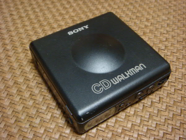 ジャンク SONY D-82 CDウォークマン シングルCD専用(CDプレーヤー