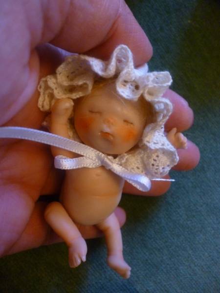 樹脂粘土　　クリスマスベビー　（女の子）　②_3