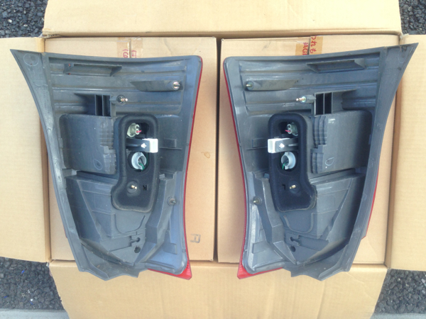 ZNE10?前期型ウィッシュ?テールライト_3