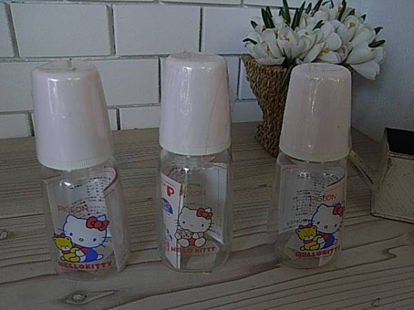 新品 PIGEON ピジョン 哺乳瓶 プラスチック ガラス キティ 3本_1