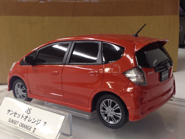 ホンダ フィット カラーサンプルモデル Rs サンセットオレンジ 乗用車 売買されたオークション情報 Yahooの商品情報をアーカイブ公開 オークファン Aucfan Com