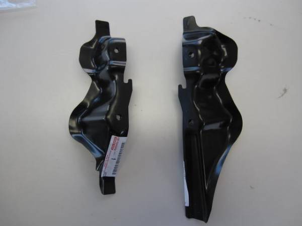 ☆AE86 レビン用 ヘッドライトブラケットステー純正新品☆(ヘッド