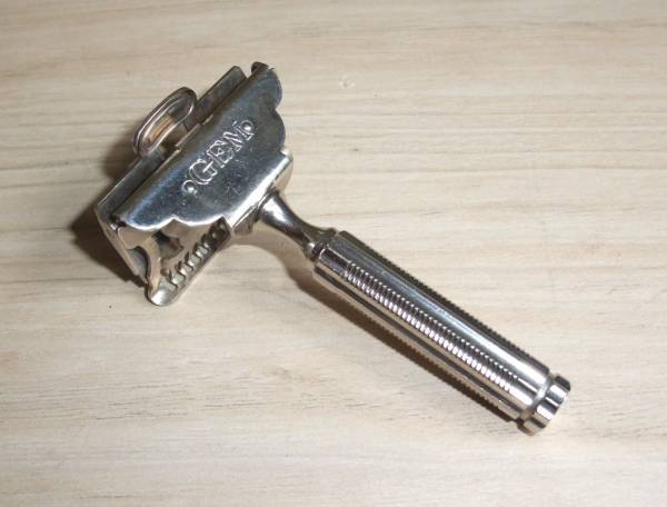 ｇｅｍホルダー カミソリ メルクール 両刃 片刃 ジレット ボディケア 売買されたオークション情報 Yahooの商品情報をアーカイブ公開 オークファン Aucfan Com