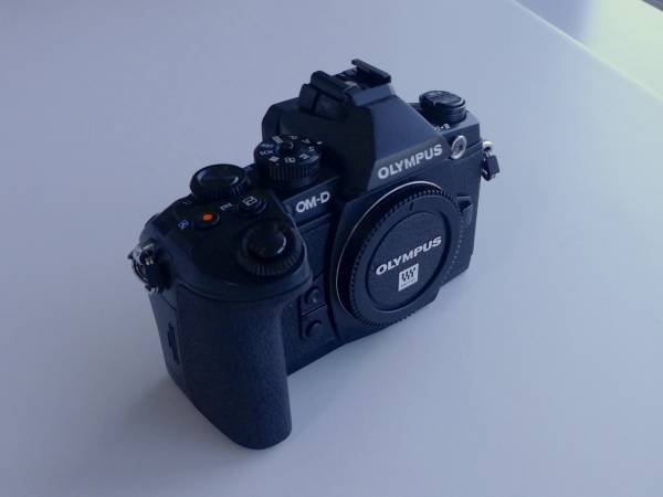 ★美品★オリンパス OM-D E-M1 ボディ+ボディキャップレンズ_1