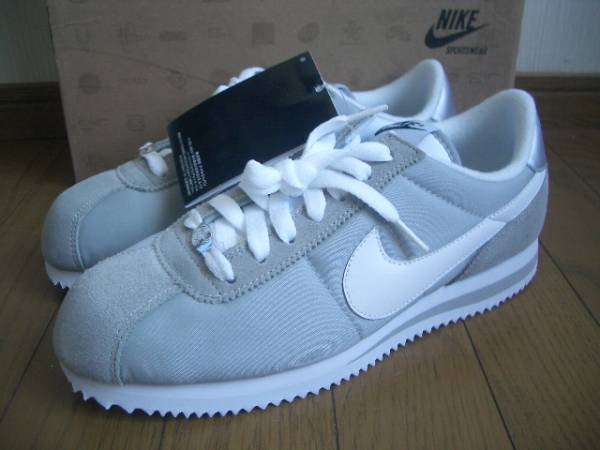 ナイキ コルテッツ Cortez Basic Nylon 06 灰白黒銀 デッド 27 0cm 売買されたオークション情報 Yahooの商品情報をアーカイブ公開 オークファン Aucfan Com