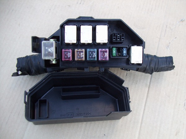 37795 エブリィ DA62V ヒューズボックス 室外(スズキ用)｜売買された