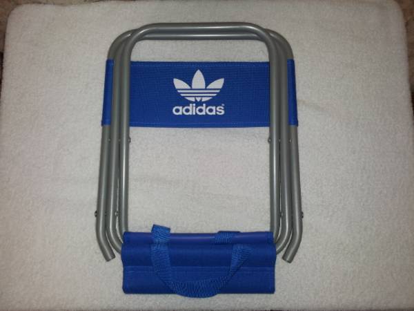 adidas アディダス ノベルティ 非売品 折りたたみ イス 1脚限り 