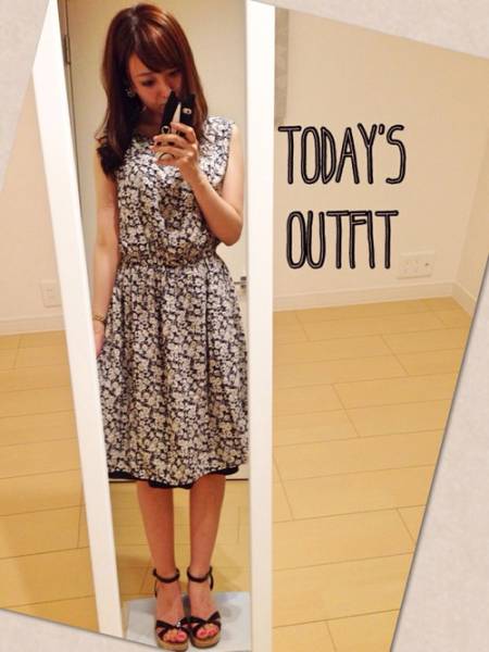 Rosso 14ss 花柄リバーシブル ワンピース アーバンリサーチ ワンピース 売買されたオークション情報 Yahooの商品情報をアーカイブ公開 オークファン Aucfan Com