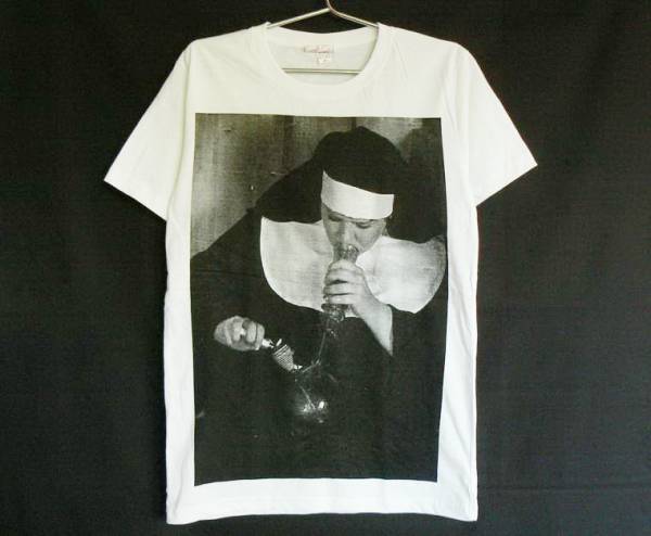 修道女の一服 シスターxマリファナ フォトtシャツ イラスト キャラクター 売買されたオークション情報 Yahooの商品情報をアーカイブ公開 オークファン Aucfan Com