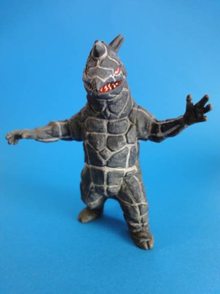 ☆HGシリーズ☆ウルトラマン「再生ドラコ」☆リペイント完成品！(怪獣