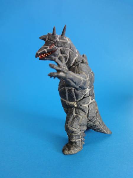 ☆HGシリーズ☆ウルトラマン「再生ドラコ」☆リペイント完成品！(怪獣
