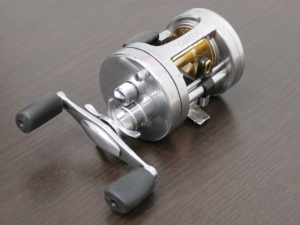 フィッシング CAIMAN ゴールド ベイトリール