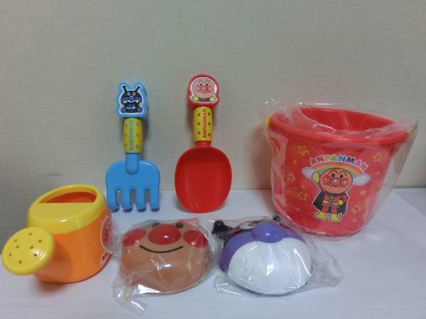 アンパンマン　の　カラフル　おでかけ　砂場セット　新品_3