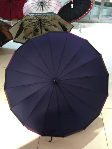鎌倉パレット自社レーベル 16本骨傘手開き 紺黒ツートン 女性用 売買されたオークション情報 Yahooの商品情報をアーカイブ公開 オークファン Aucfan Com