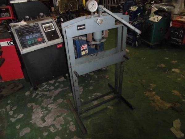 E6989 中古 油圧プレス バンザイ HP-10C 矯正 油圧 自動車整備(工具 