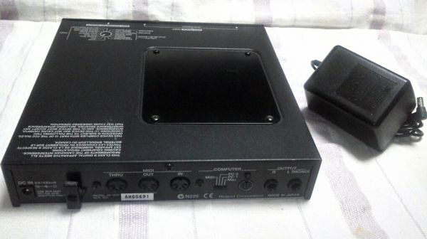 ROLAND JV-1010 シンセ音源 (エディターソフト付 SESSION内蔵) Roland