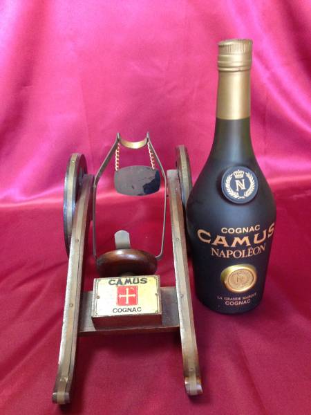 古酒 CAMUS ナポレオン コニャック 限定品 馬車風置台付き(カミュ  