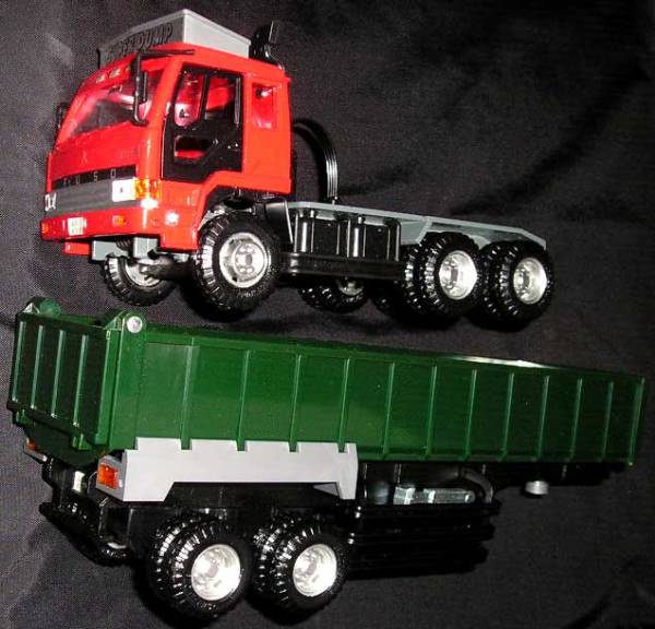 未使用 ダイヤペット 1/34 T-62 超大型ふそうトレーラー ダンプ 