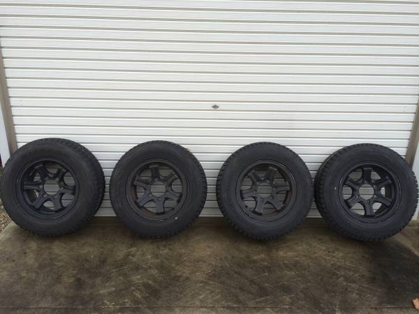 wedsキーラーフィールド　215/70R15　ハイエース100系