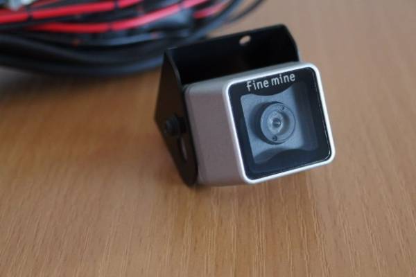 イエローハット バックカメラ FM-132BC 中古美品