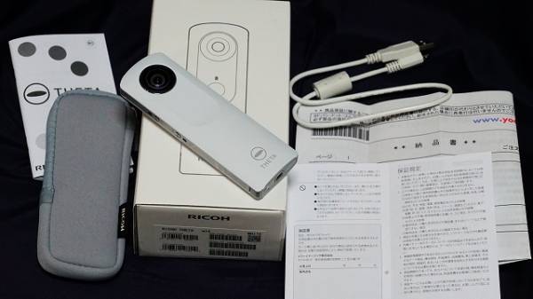 即決 ほとんど新品 RICOH THETA m15 WHITE 来年二月まで保証残有