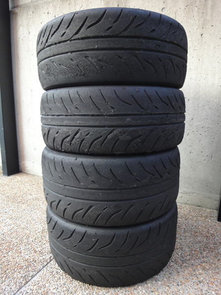 ③ DUNLOP DIREZZA ZⅡ 225/45R17 255/40R17 練習用に(中古品)｜売買されたオークション情報、yahooの ...