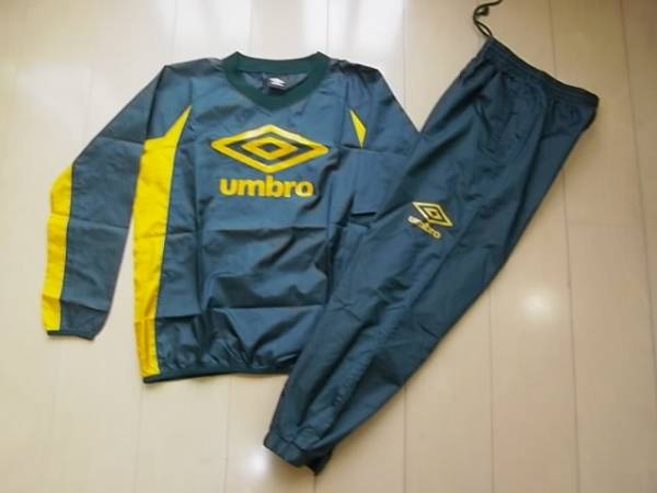 ｔ　　　　　　美品　アンブロ　ピステ　上下セット　