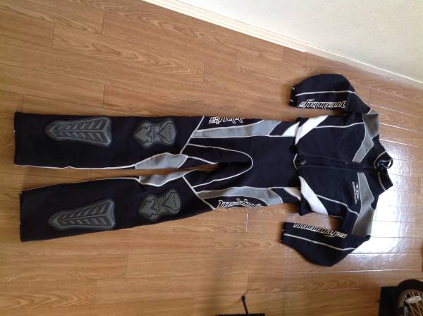 モビーズ ウェットスーツ Lサイズ used