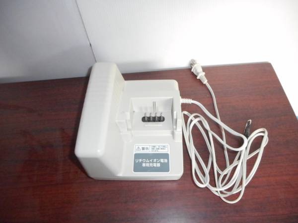 HR0146　Panasonic 電動自転車バッテリ充電器 NKJ033B中古