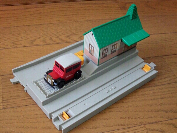 新品 未使用 プラレール おしゃべりトーマス　おしゃべりキャロラインと駅 レア絶版!!プラレールトーマス【おしゃべりキャロラインと駅】(情景