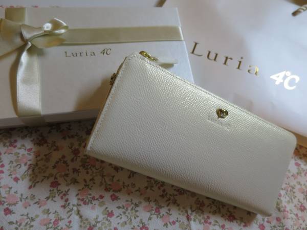 Luria 4℃ L字ラウンド長財布