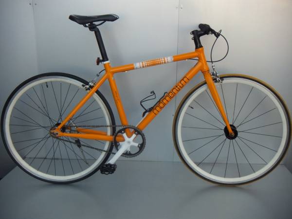 Momentum iWant（GIANT Group）のロードバイク MOMENTUM☆GIANT GROUP☆I WANT 2.0m☆ピスト(トラックレーサー
