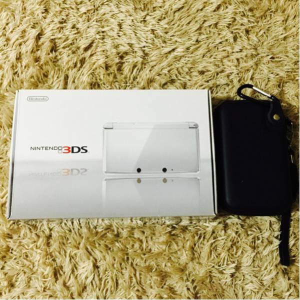 美品☆ニンテンドー 3DS 本体 ホワイト おまけ