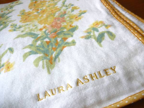 ローラアシュレイバスタオルお花柄ロゴ刺繍イエロートリミング