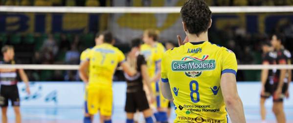 男子バレーイタリアMODENA石川祐希選手直筆サイン入練習着シャツ 