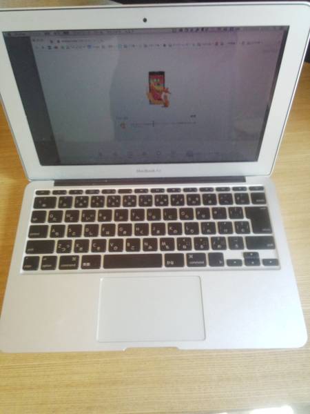 MacBook Air 11インチ Late 2010、メモリ２GB ストレージ６４GB