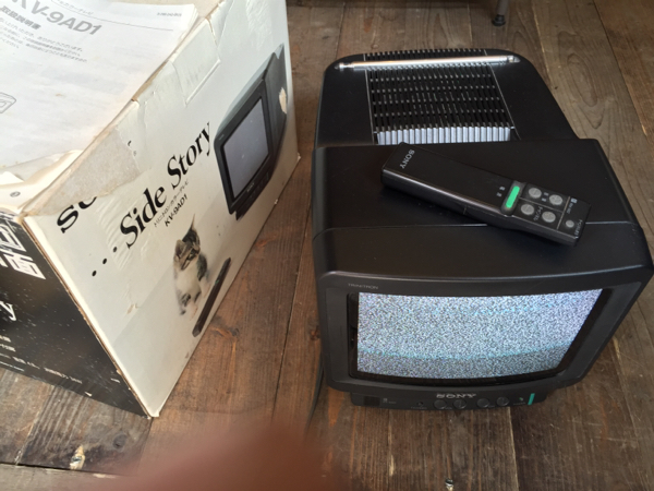 SONY トリニトロン KV-9AD1 9インチ電源OK(ブラウン管)｜売買された