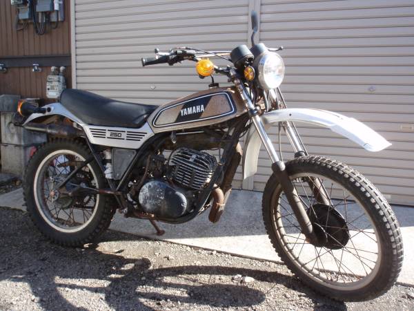 DT250M 書類付きレストアベース 1N6 ビンテージ(ヤマハ DT250M 書類付きレストアベース 1N6 ビンテージ(ヤマハ