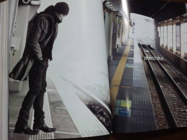 吉川晃司 25周年 写真集 25 COLORS (FC版・黒)カラー672P(吉川晃司